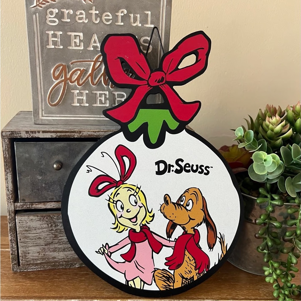 Cindy Lou Who & Max Ornament Wood Wall Decor - Picture 3 of 3